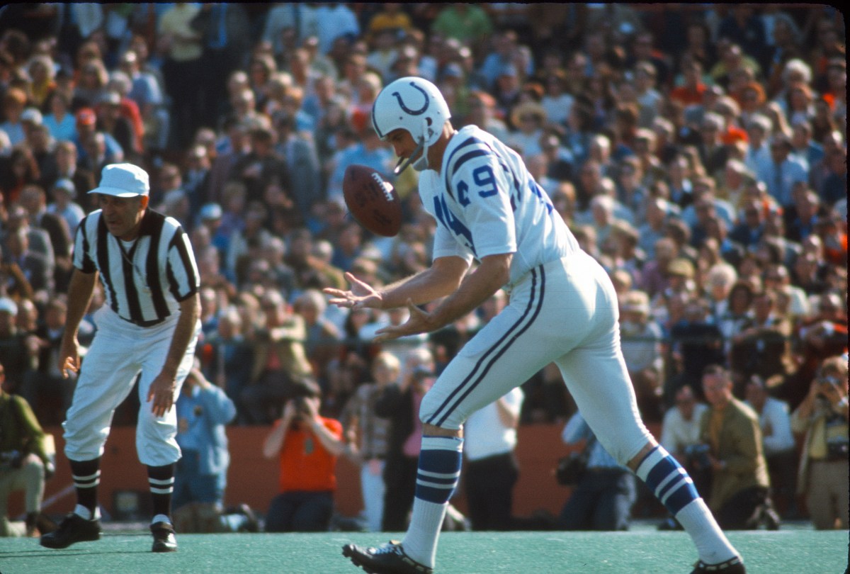 Former Colts Super Bowl Champion, 13-Year NFL Veteran, Dies