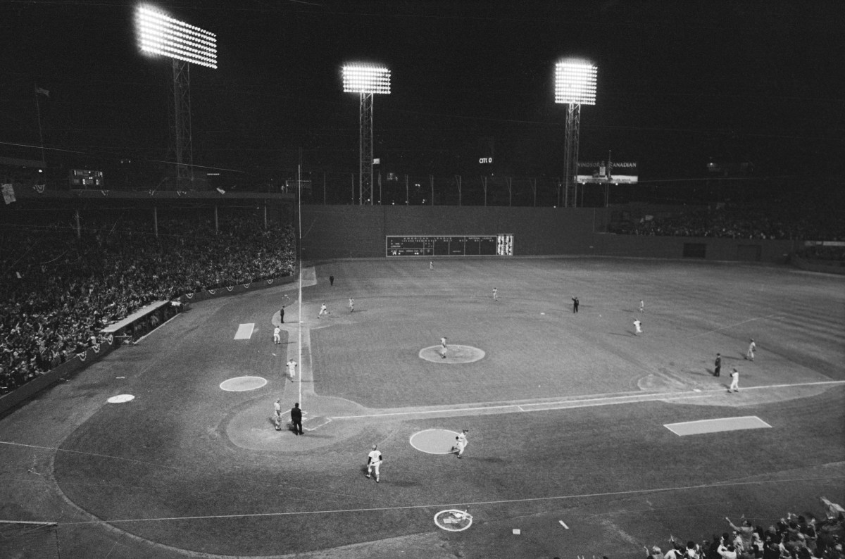 Former Red Sox Pitcher, Member of 1975 World Series Team, Dies