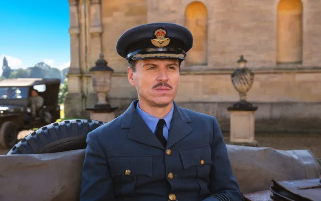 Andrew Scott stars as