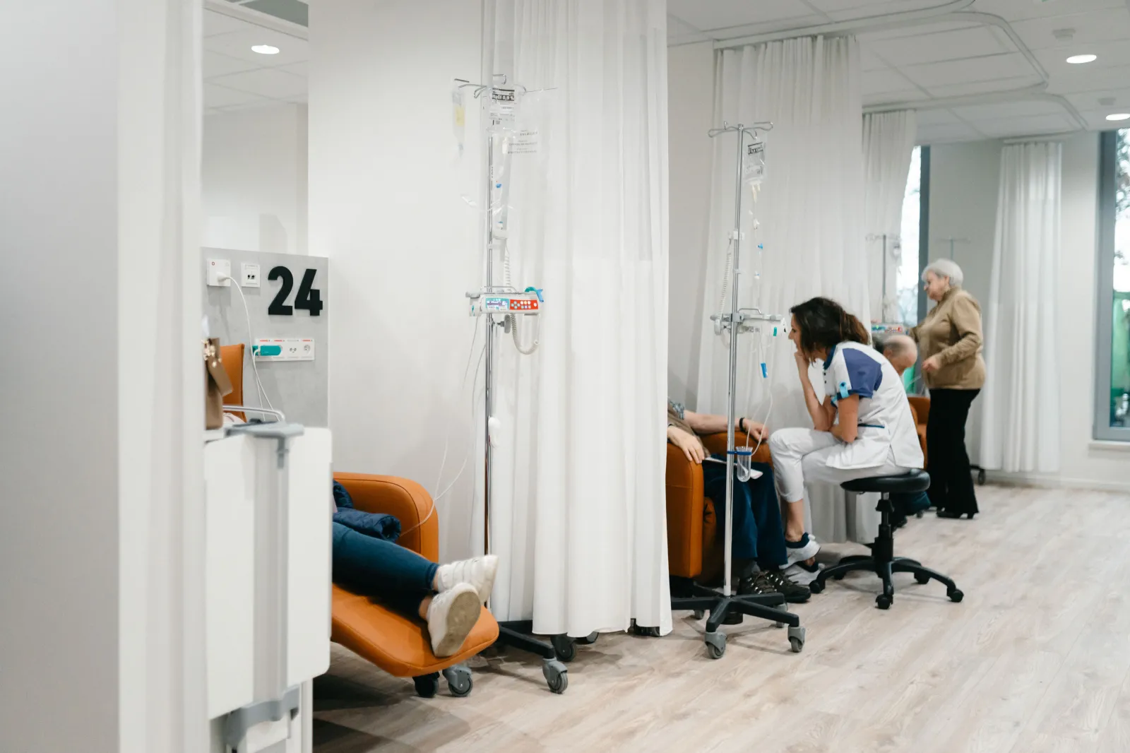 The oncology ward was entirely renovated to create a spacious and comforting area.