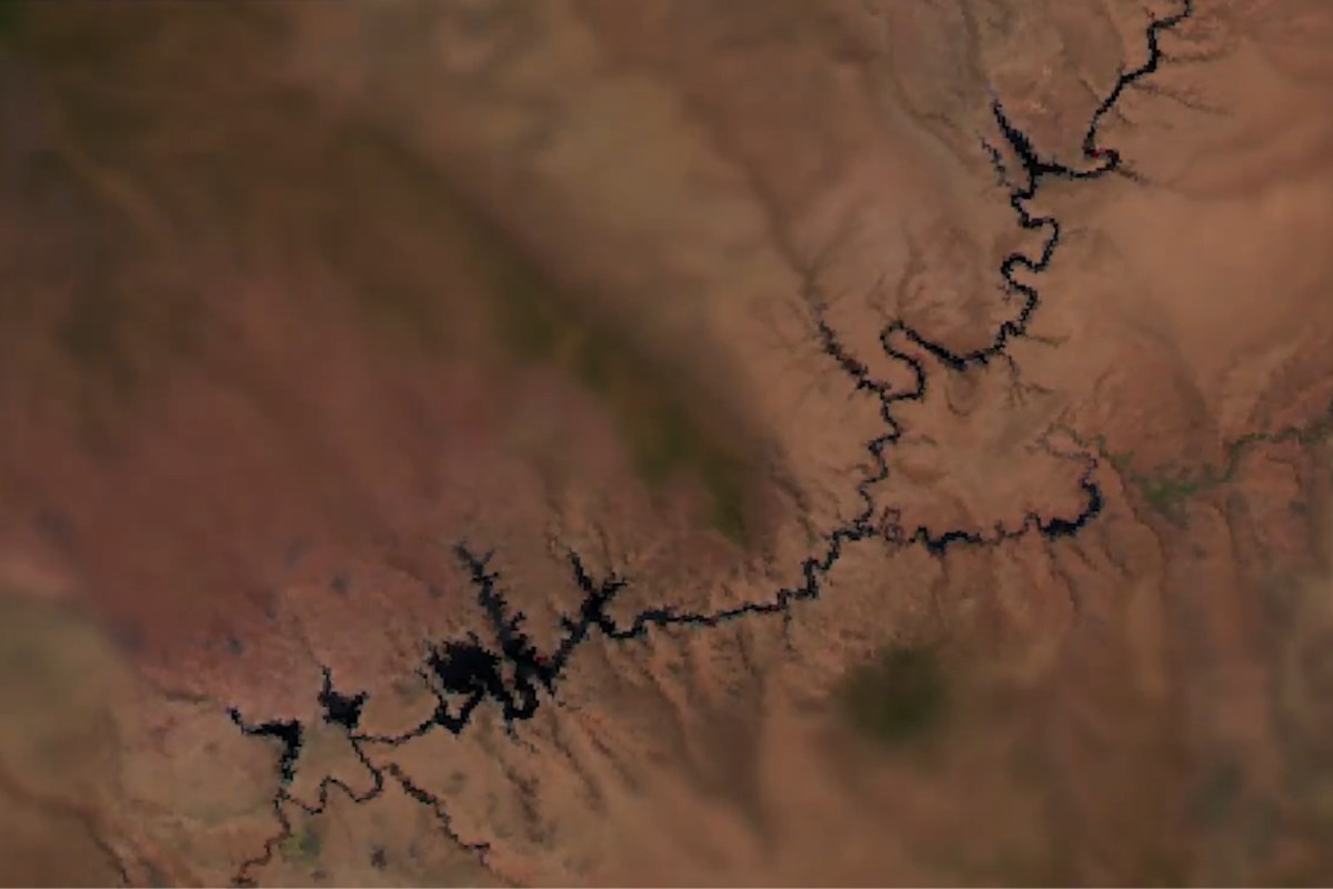 Lake Powell Time-Lapse Shows Declining Water Levels Over Last 14 Years
