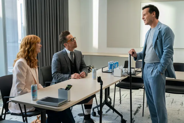 Lisa Kudrow (L), Dan Bucatinsky (C), and Andrew Scott (R) in The Comeback. Photograph by Erin Simkin/HBO.