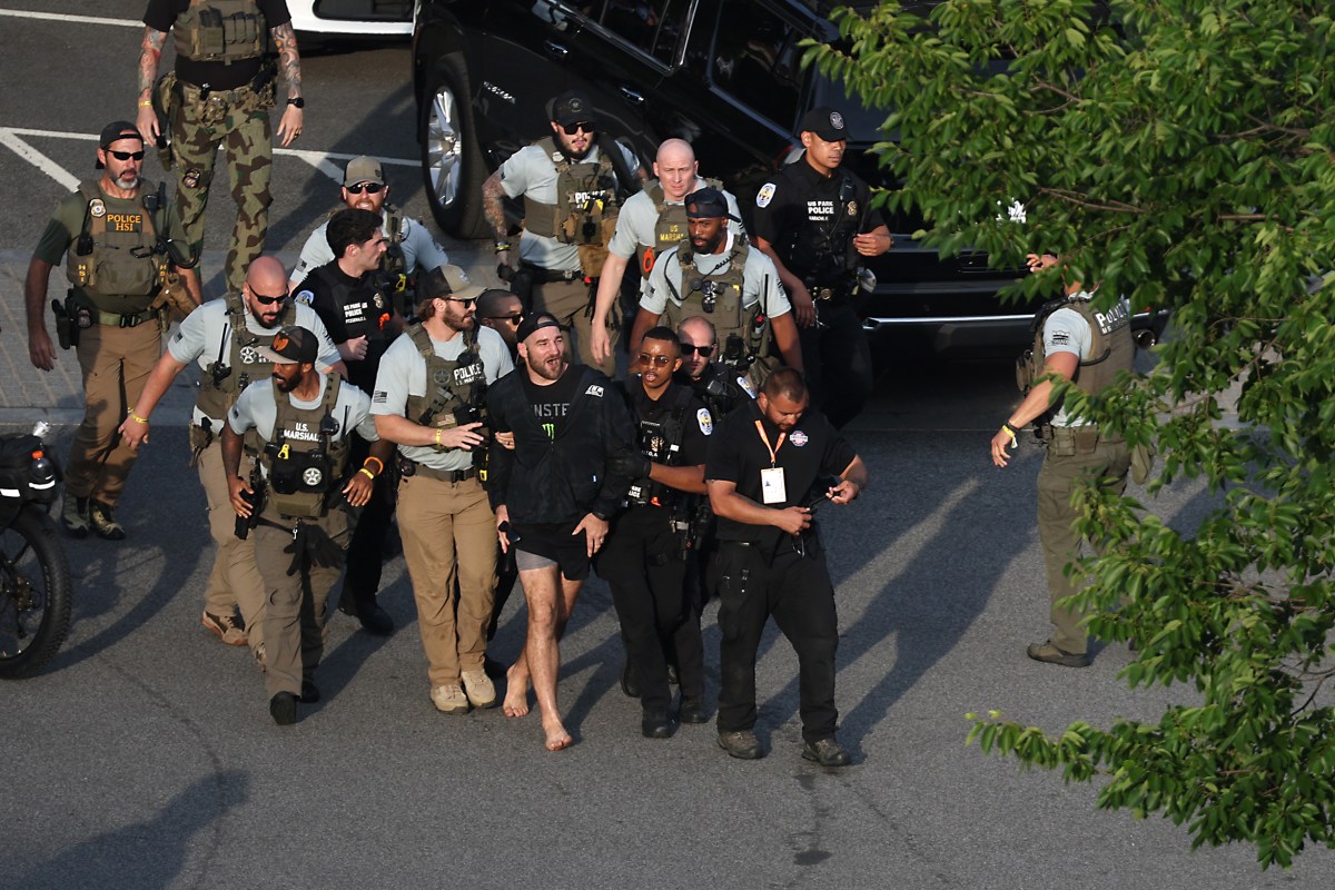 Sean Strickland Posts Photo Being Escorted from UFC White House Fan Event