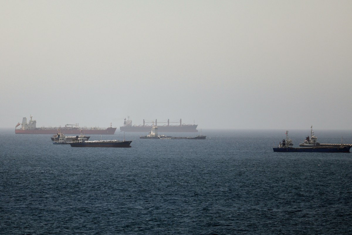US Blockade Over? Iranians Ships Sail Out of Strait of Hormuz US Blockade Over? Iranians Ships Sail Out of Strait of Hormuz