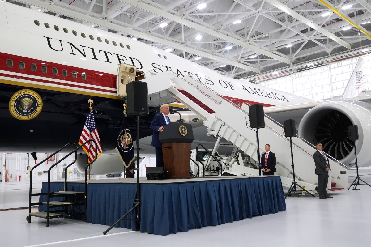 Photos: Trump Unveils New Air Force One After $400M Overhaul of Qatar Gift Photos: Trump Unveils New Air Force One After $400M Overhaul of Qatar Gift