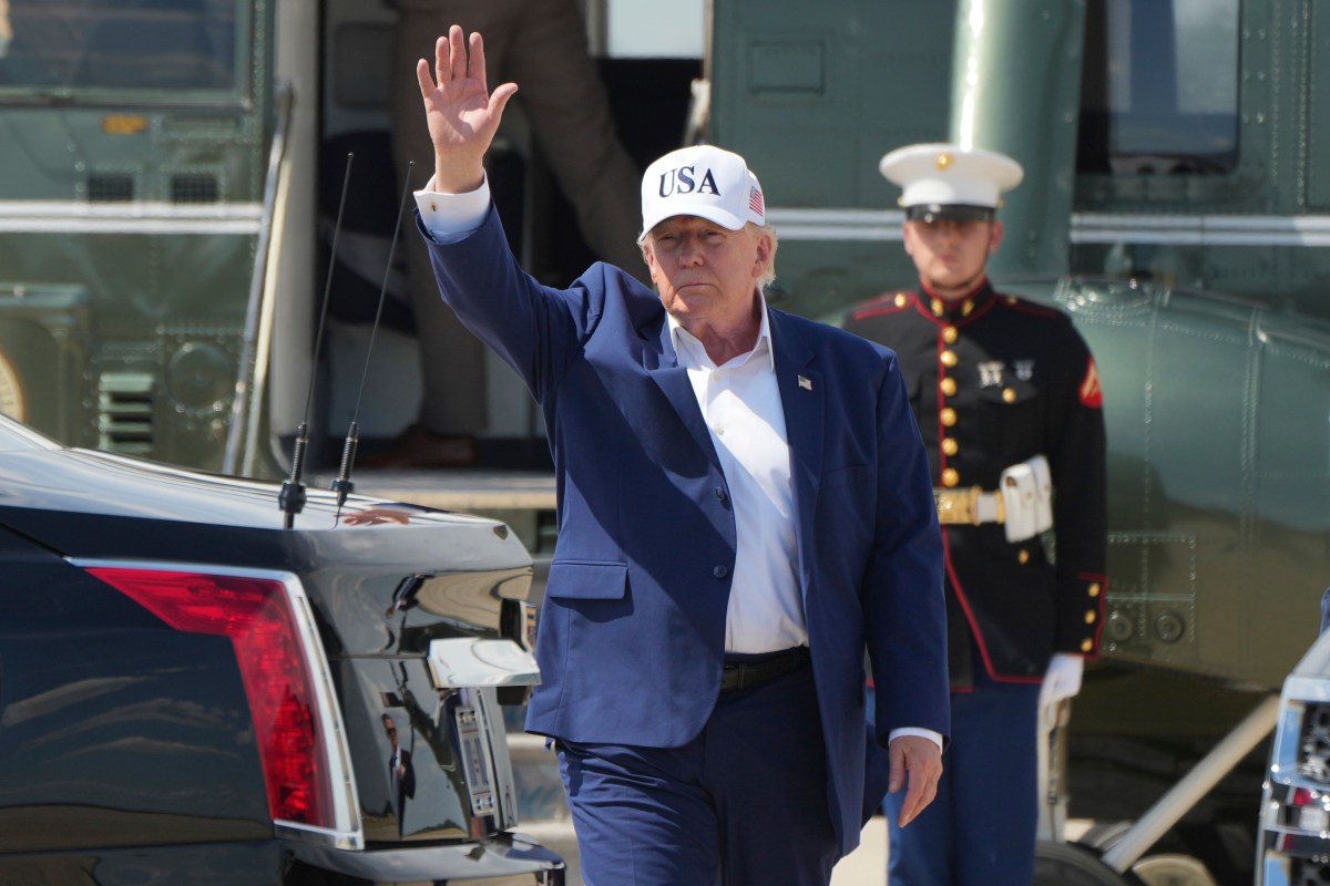 Trump Calls For Military Intervention in Chicago After Spate of Shootings Trump Calls For Military Intervention in Chicago After Spate of Shootings