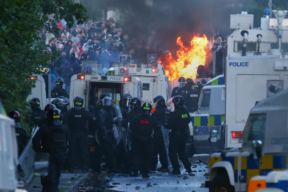 How Race-Hate Tensions Helped Belfast Riots Spread So Fast - Newsweek