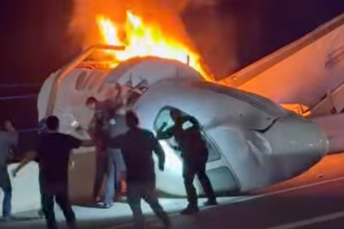 Plane Crashes On Texas Highway, Killing One: What To Know Plane Crashes On Texas Highway, Killing One: What To Know