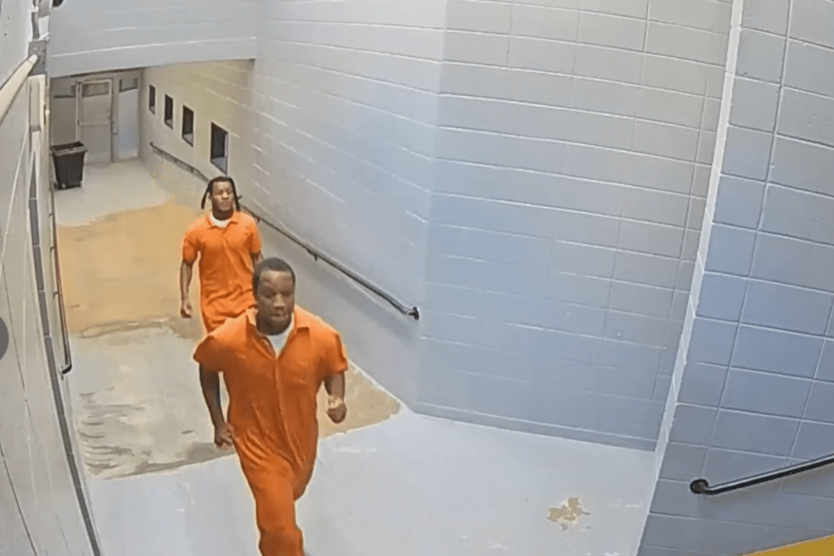 Manhunt: FBI Offers Reward as Sheriff Warns Escaped Inmates May Have Help