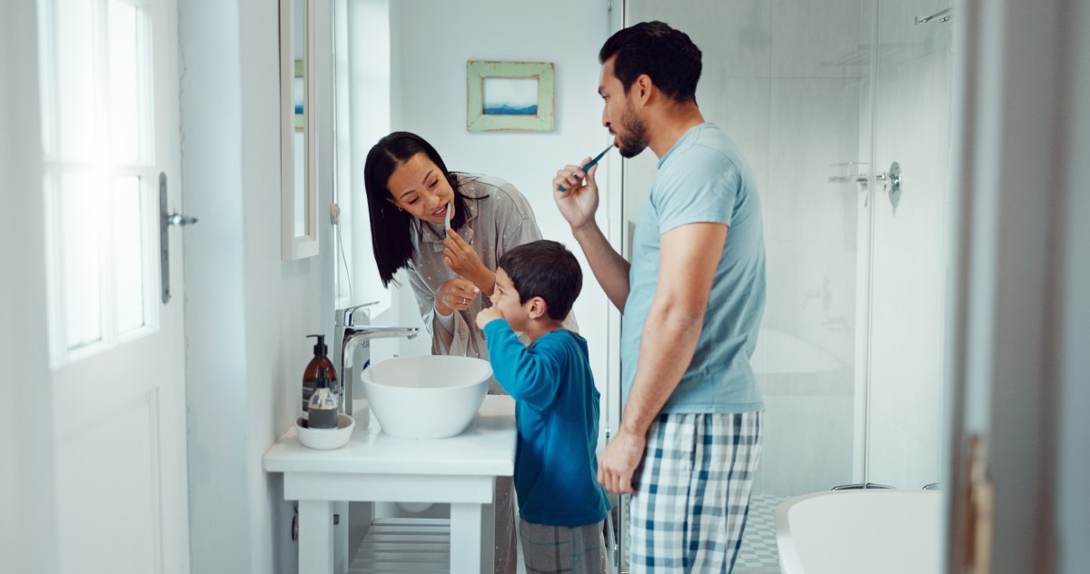 I’m a Dentist, Most People Make This Brushing Mistake Daily