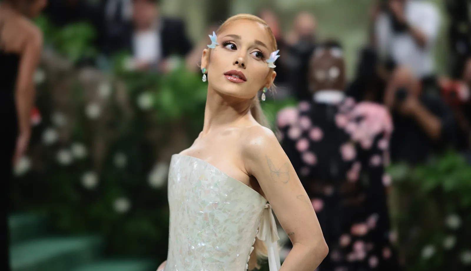 Ariana Grande.