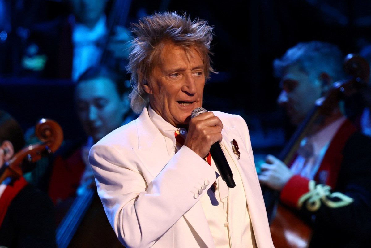 Rod Stewart Postpones Red Rocks Concerts at Doctor& 039;s Request
