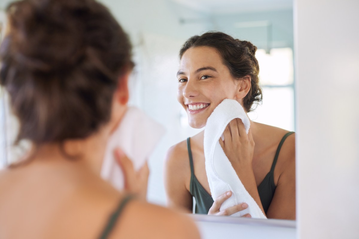 Dermatologist Reveals 5 Habits Silently Dehydrating Your Skin