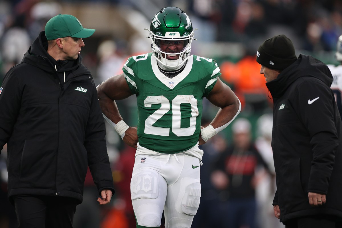 Jets RB Breece Hall Has 'Positive Jealousy' After Knicks NBA Title
