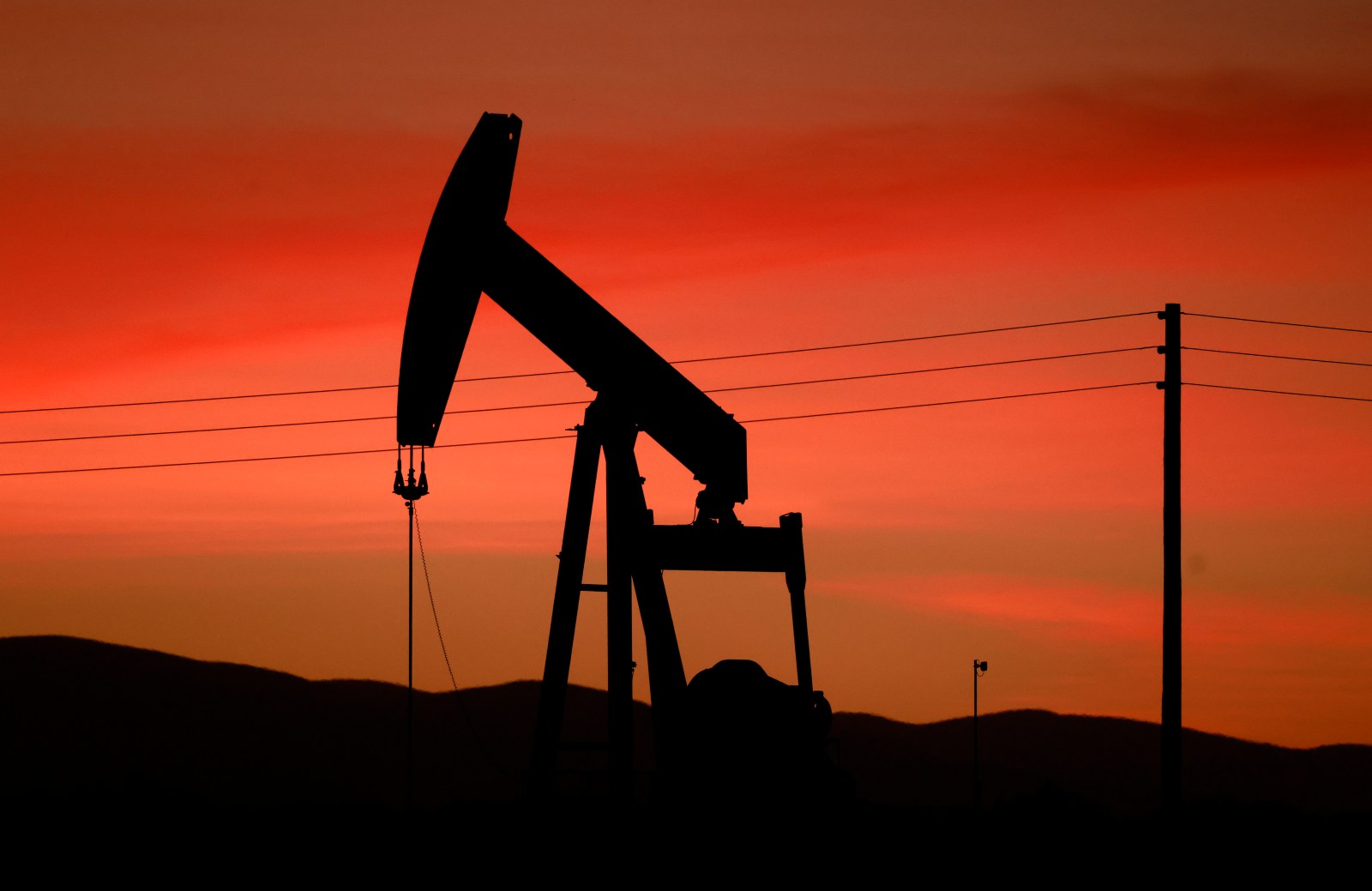 newsweek.com - Giulia Carbonaro - Why is the US not drilling more oil as gas prices soar