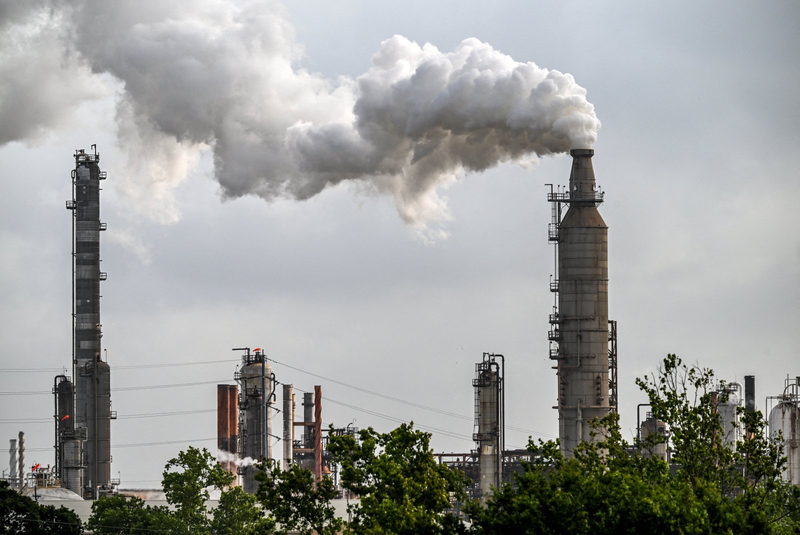 newsweek.com - Hugh Cameron - Drop in gas prices may be thwarted by coming storm
