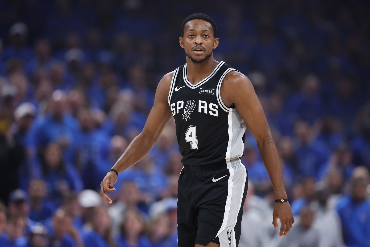 Spurs Coach Mitch Johnson Gives De’Aaron Fox Injury Update for NBA Finals