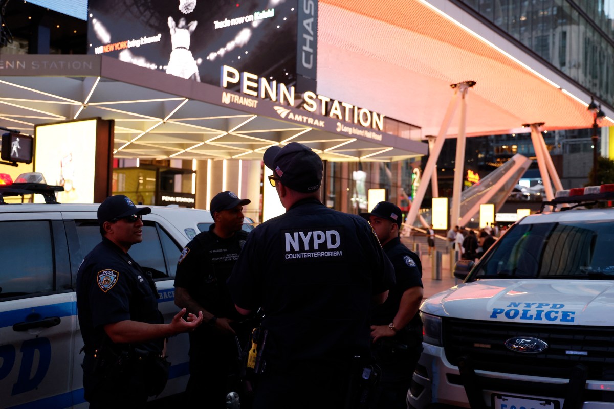 Penn Station Stabbing: Six People Injured, Person of Interes