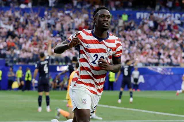 USA soccer player Folarin Balogun reacts during World Cup game against Paraguay