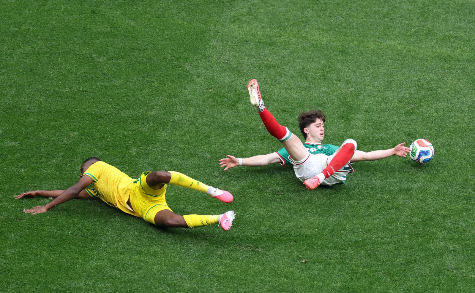 GettyImages-2281130573.jpg?w=1600&quality=80&webp=1