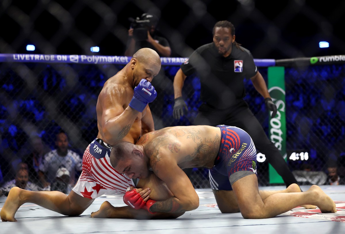 Alex Pereira Calls For Ref Herb Dean to be Punished After UFC Freedom 250
