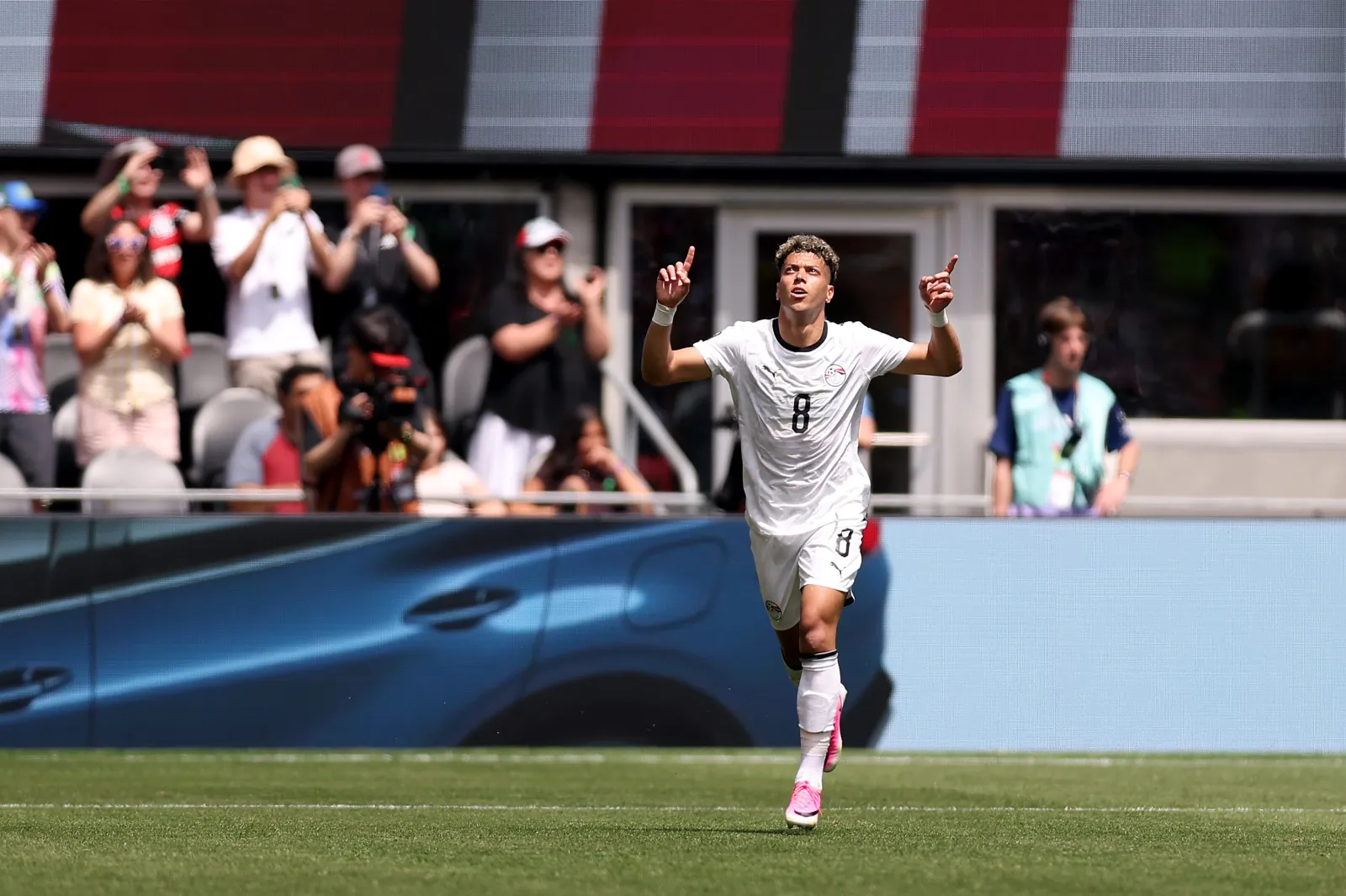 GettyImages-2281757195.jpg?w=1600&quality=80&webp=1