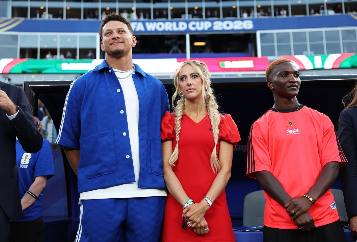 Patrick Mahomes Uses 3 Emojis to Describe Messi’s Historic World Cup Outing