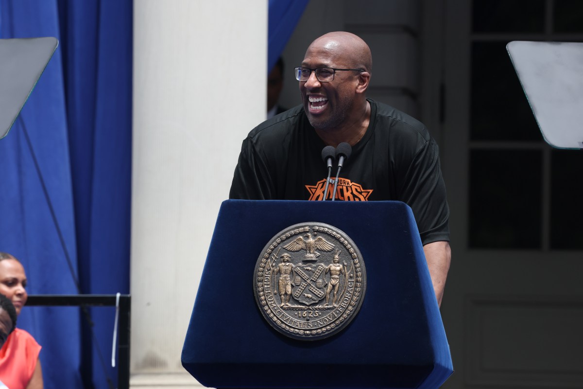 Knicks' Mike Brown Reveals Lesson From Legendary Coach Gregg Popovich