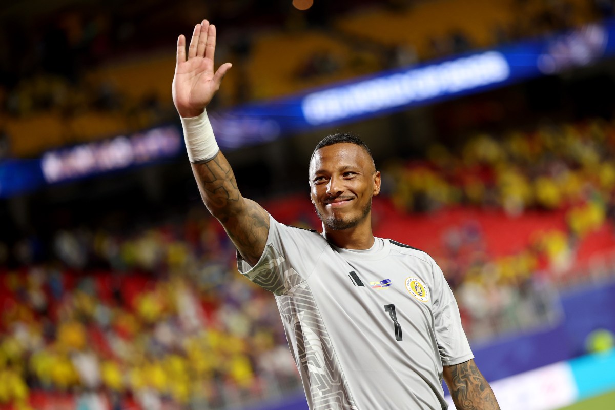 Cura&ccedil;ao& 039;s Goalkeeper Just Did Something No World Cup Player Has Since 1966