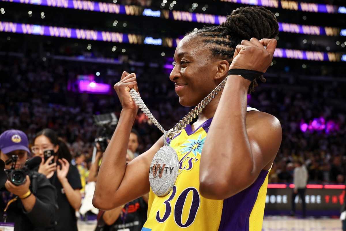Sparks& 039; Nneka Ogwumike Breaks Down After Game-Winning Shot — Here& 039;s Why Sparks& 039; Nneka Ogwumike Breaks Down After Game-Winning Shot — Here& 039;s Why