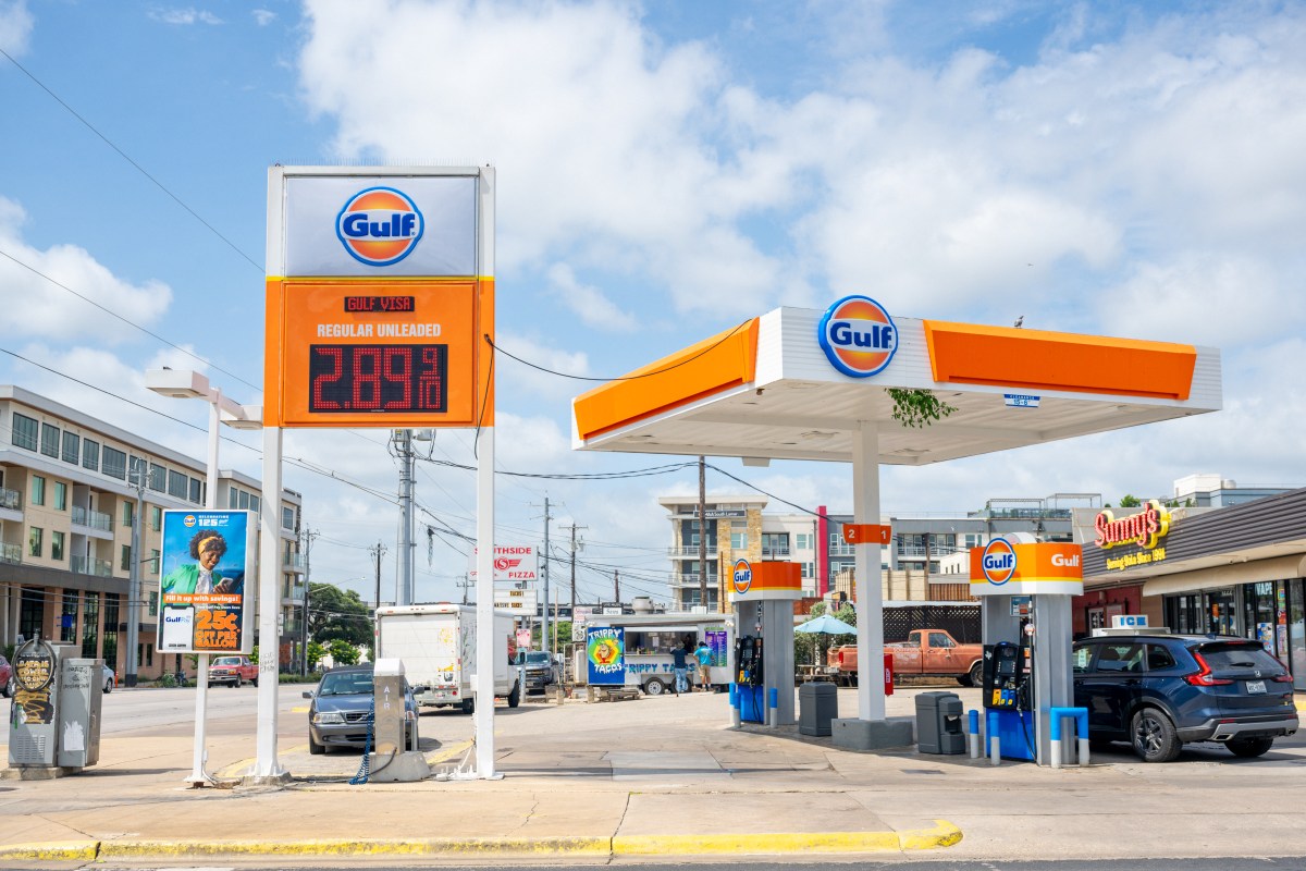 Plummeting Gas Prices Could Bring New Economic Headaches
