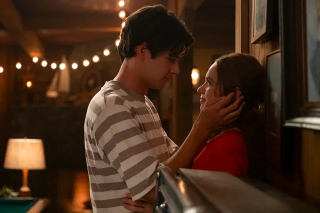 Matt Cornett as Sam Florek and Sadie Soverall as Percy Fraser in