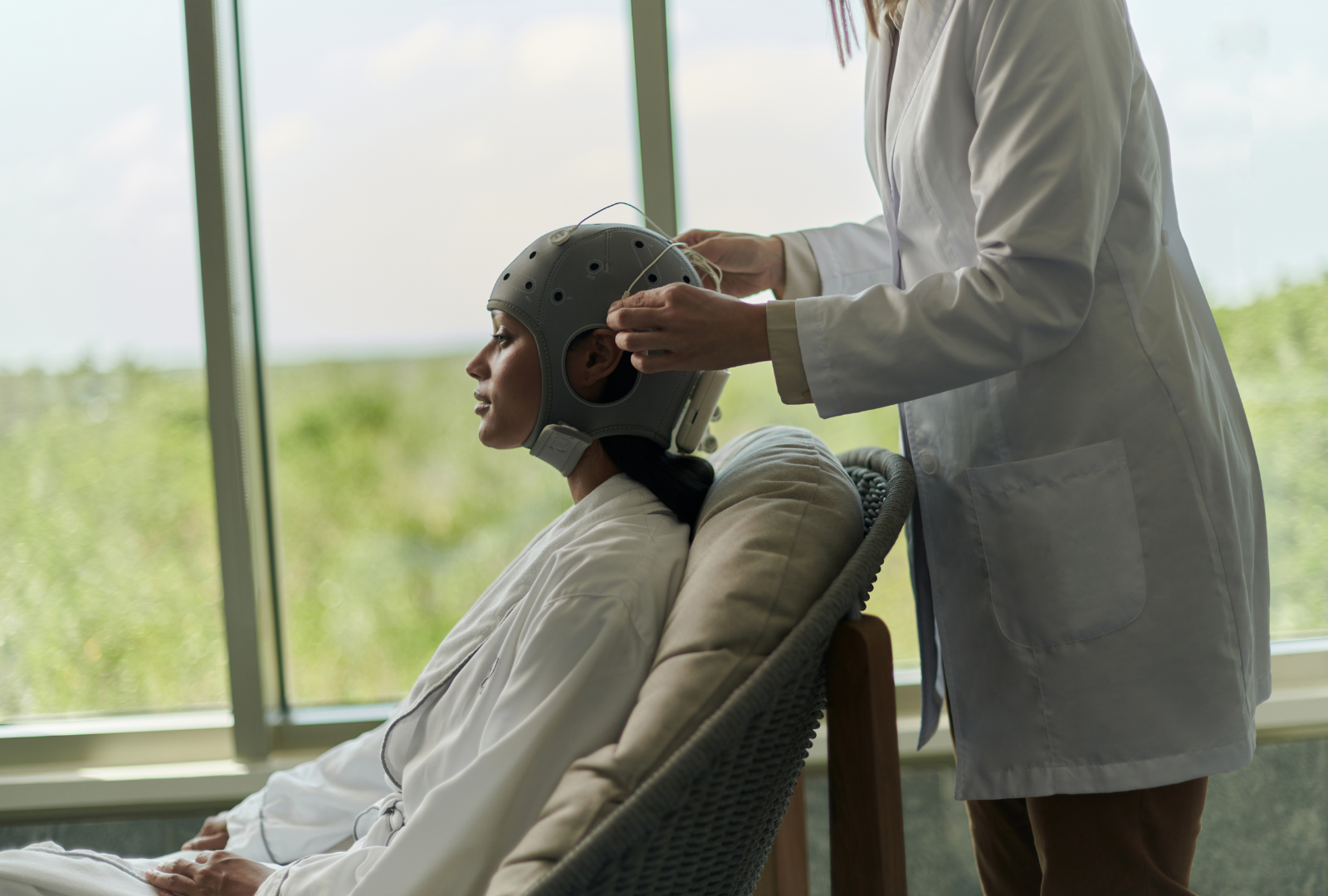 newsweek.com - Eileen Falkenberg-Hull - New brain treatments are training us to stress less