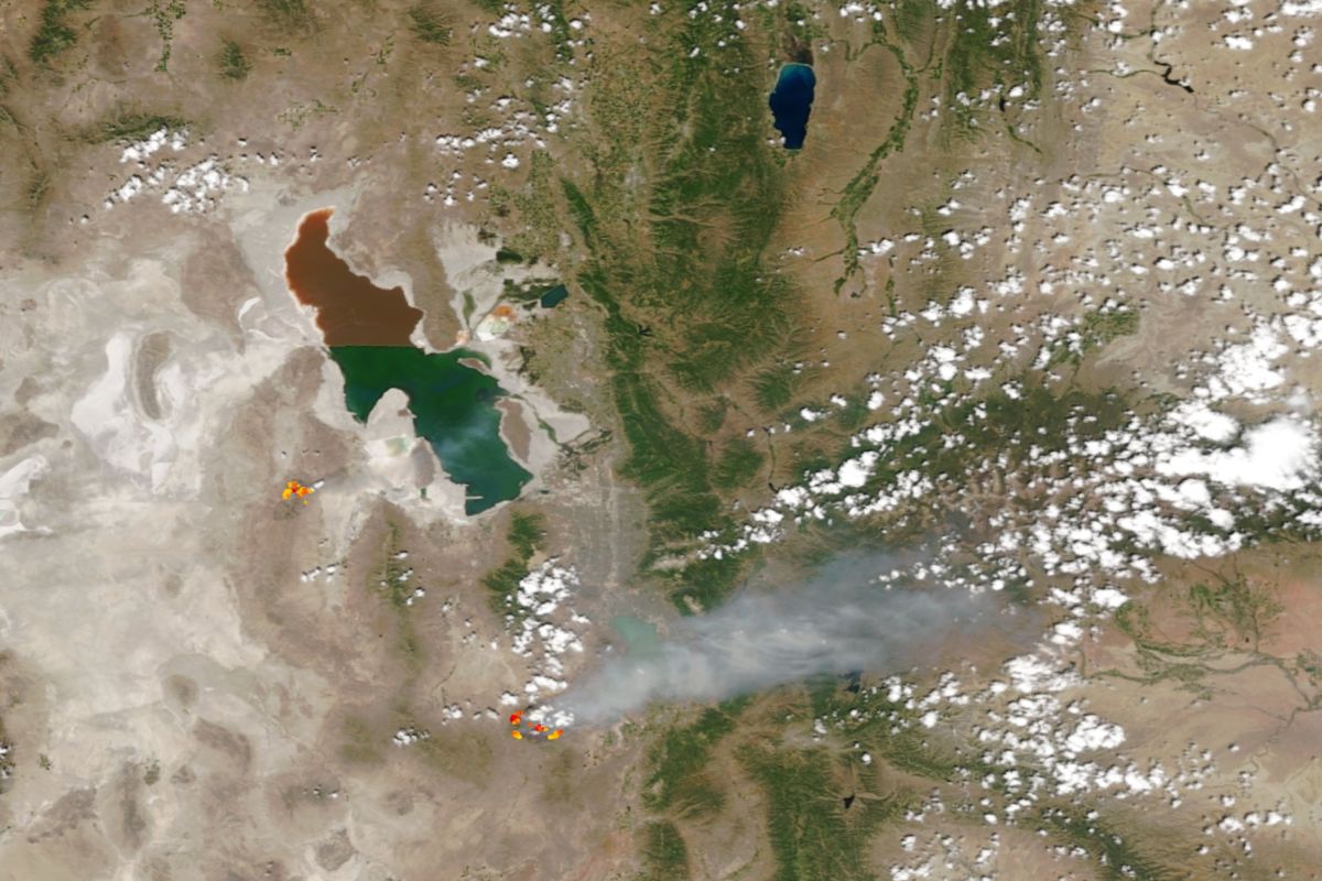 Cottonwood Fire Satellite Images Show Scale of 31,000-Acre Utah Blaze