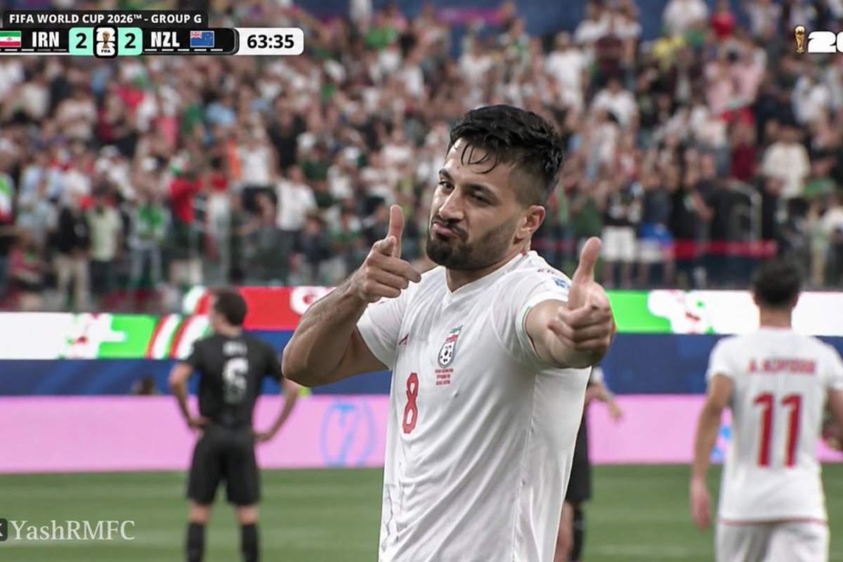 Iranian Player’s Gesture on Pitch Raises Eyebrows