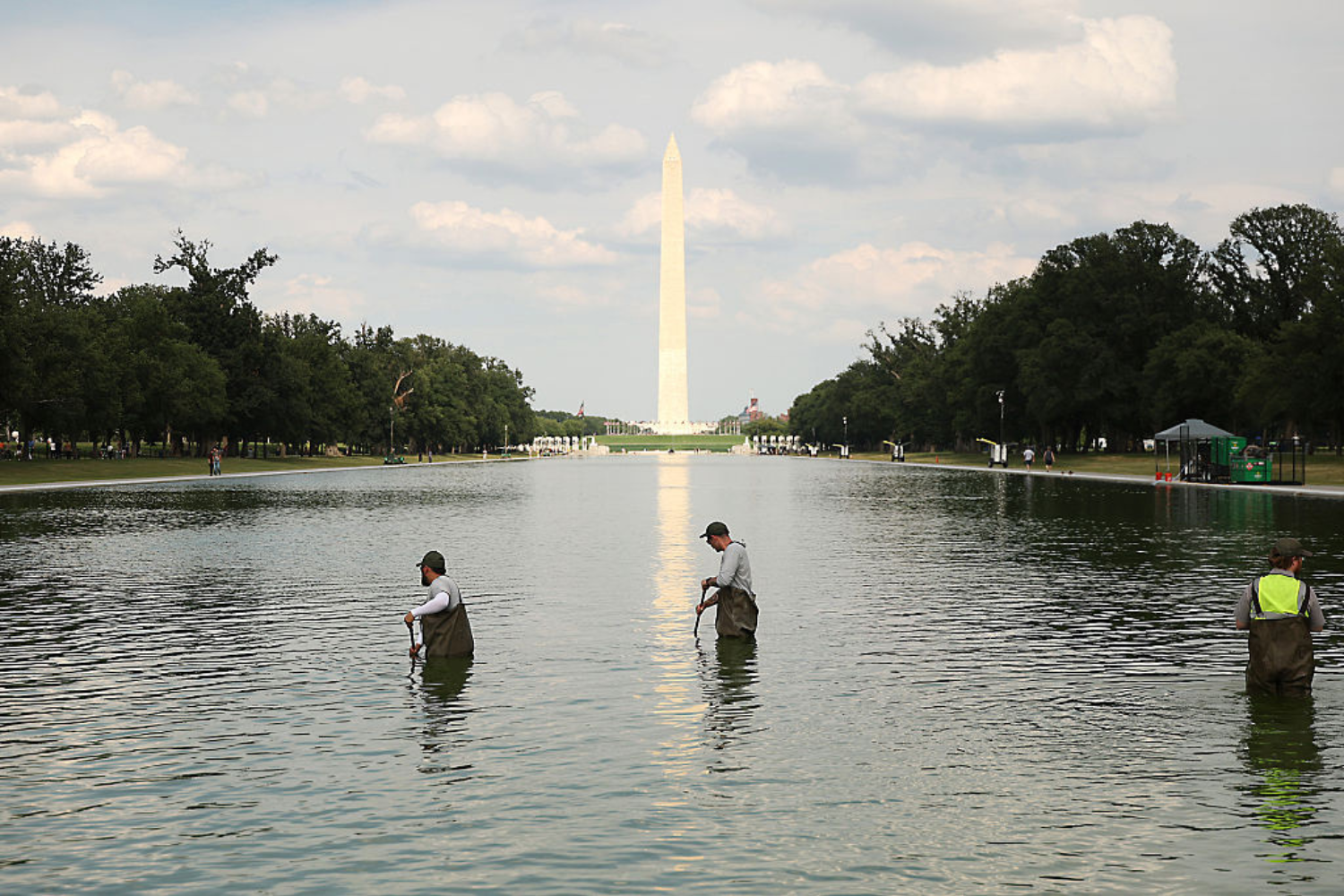 Trump Administration Orders Urgent Cleanup of Lincoln Memorial Reflecting Pool Ahead of July 4