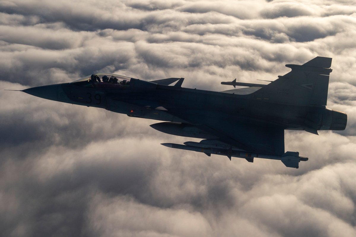 Jets Scrambled in NATO Airspace after London-bound Flight Loses Contact