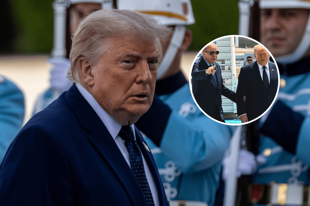 Erdogan Seen Grabbing Trump&rsquo;s Arm, Leading Him to Microphone
