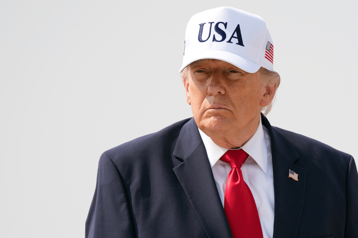 Trump Gets Worrying Midterm Sign As Republicans Shift To Independents: Poll