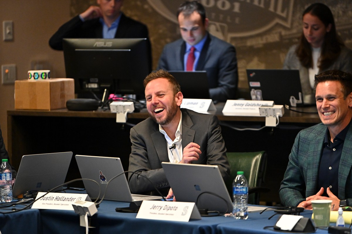 One Executive Thinks Two Buyers Might Sell at MLB Trade Deadline