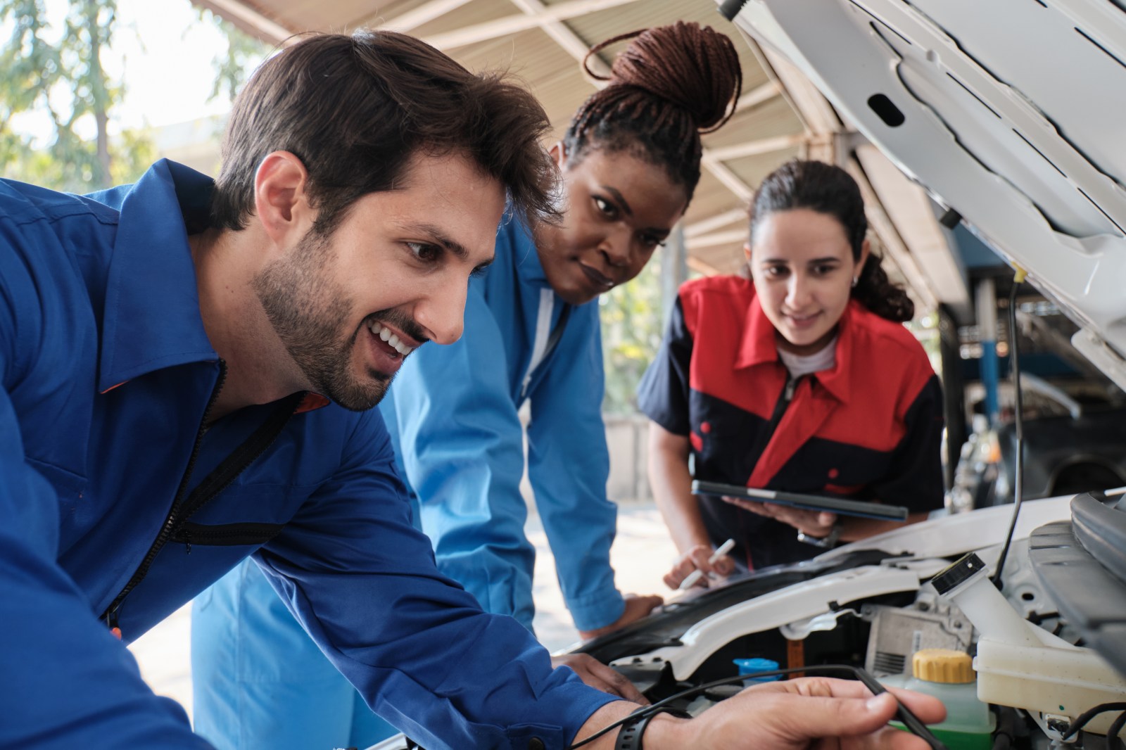 newsweek.com - Sheridan Hanson - The real reason America is short of automotive technicians