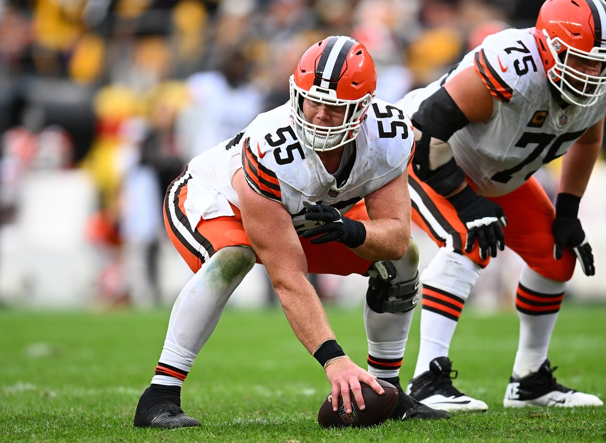 Top 5 Free Agent Interior Offensive Linemen as NFL Training Camps Open