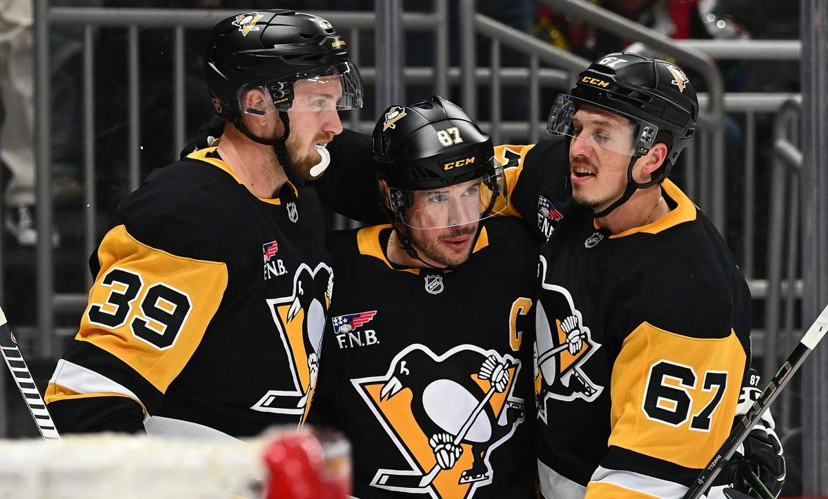 Penguins’ Sidney Crosby Loses 30-Goal Teammate to Division Rival