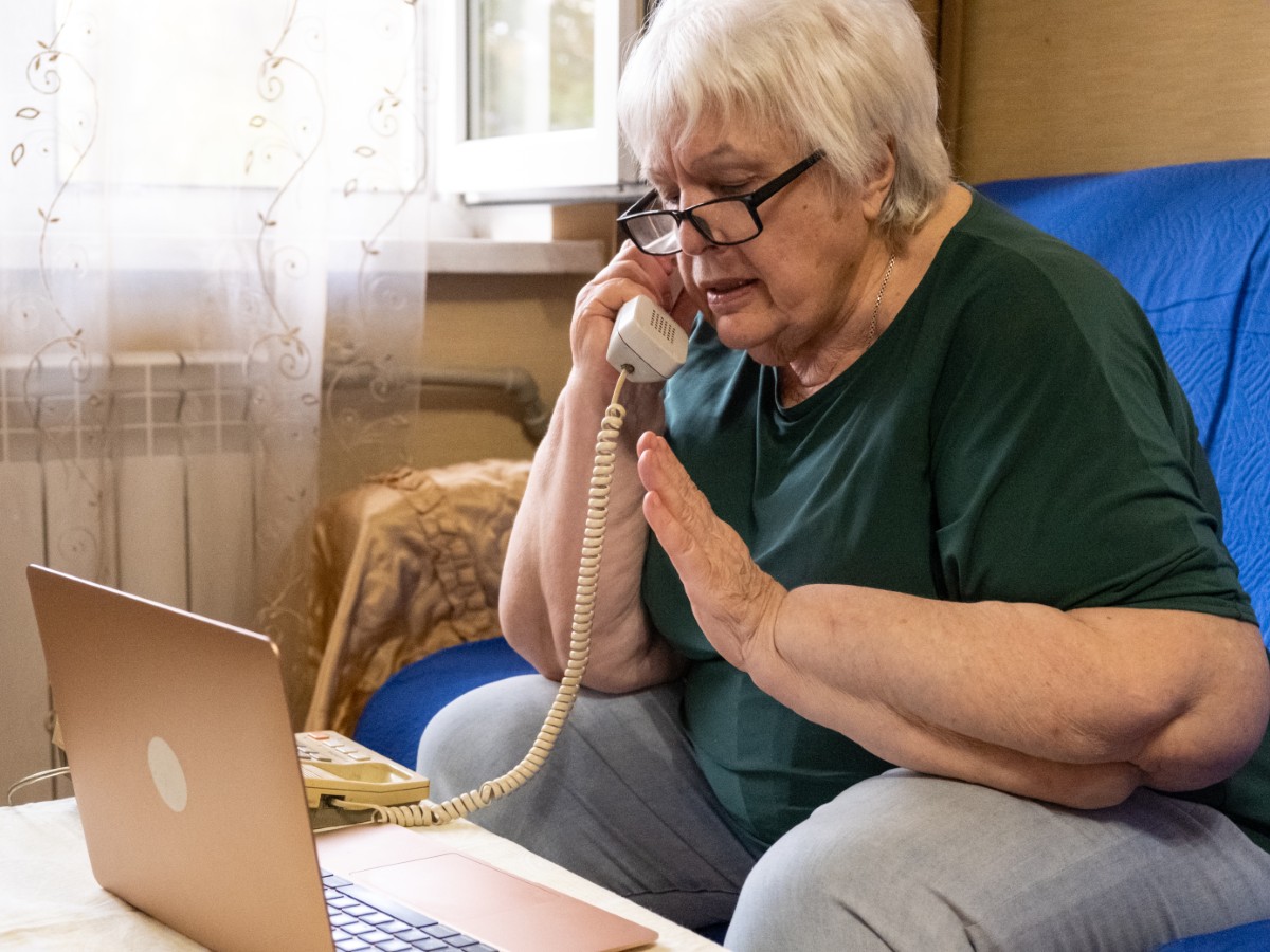 newsweek.com - Jasmine Laws - How many Americans still have landlines as AT&T wins legal battle
