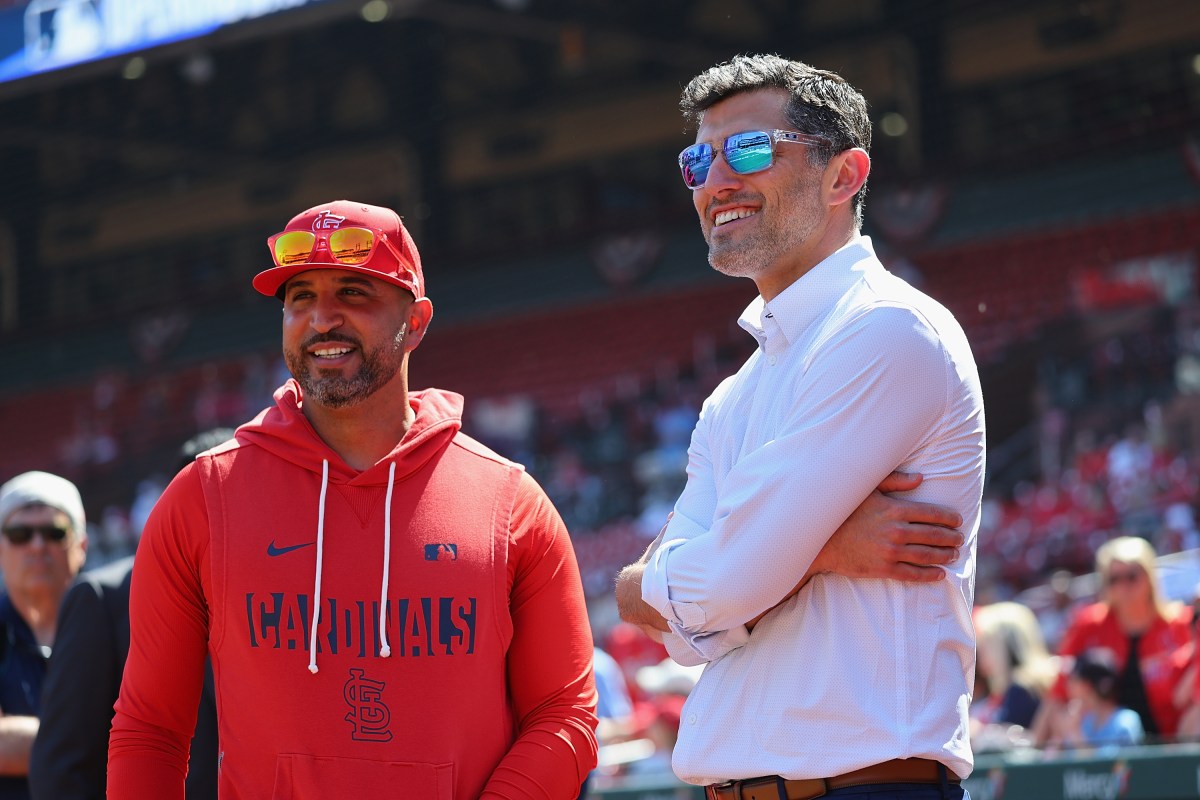 MLB Executive Surprises Fan With Handwritten Thank-You Note