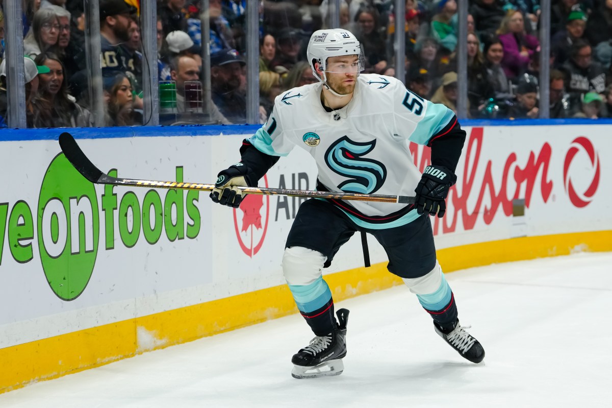 Blackhawks Linked to Former Top-5 Pick to Replace Connor Bedard
