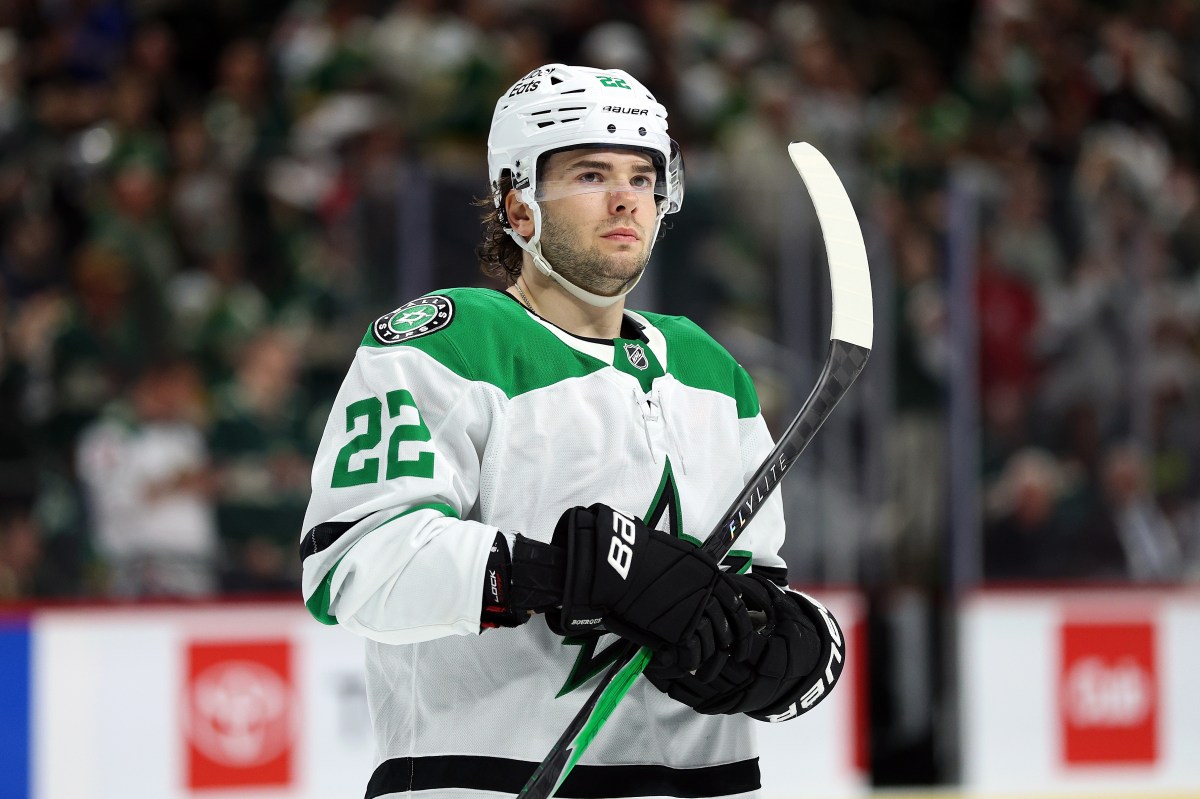 Predators Pull Off in-Division Trade With Stars for Emerging 20-Goal Center