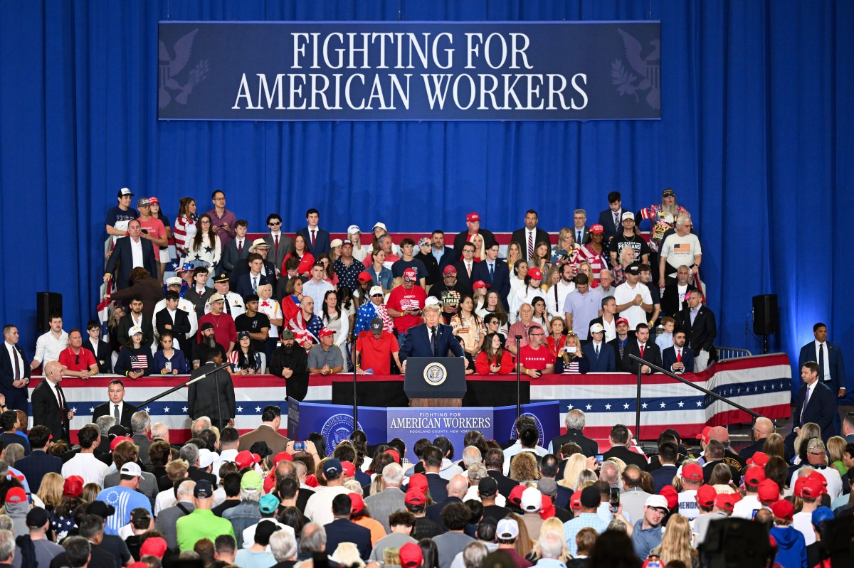 Trump's Manufacturing Boom Claim Collides With Federal Jobs Data