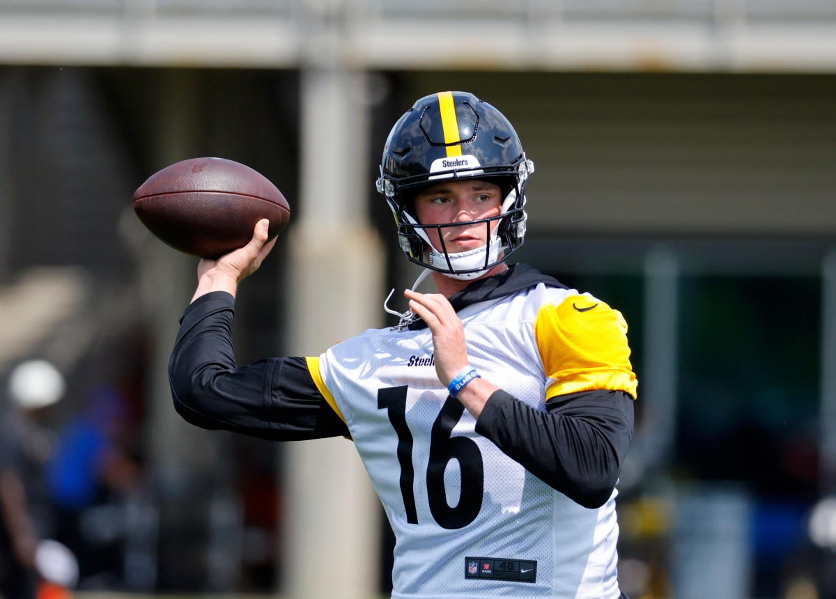 Steelers Sign Potential Aaron Rodgers Successor Ahead of Training Camp