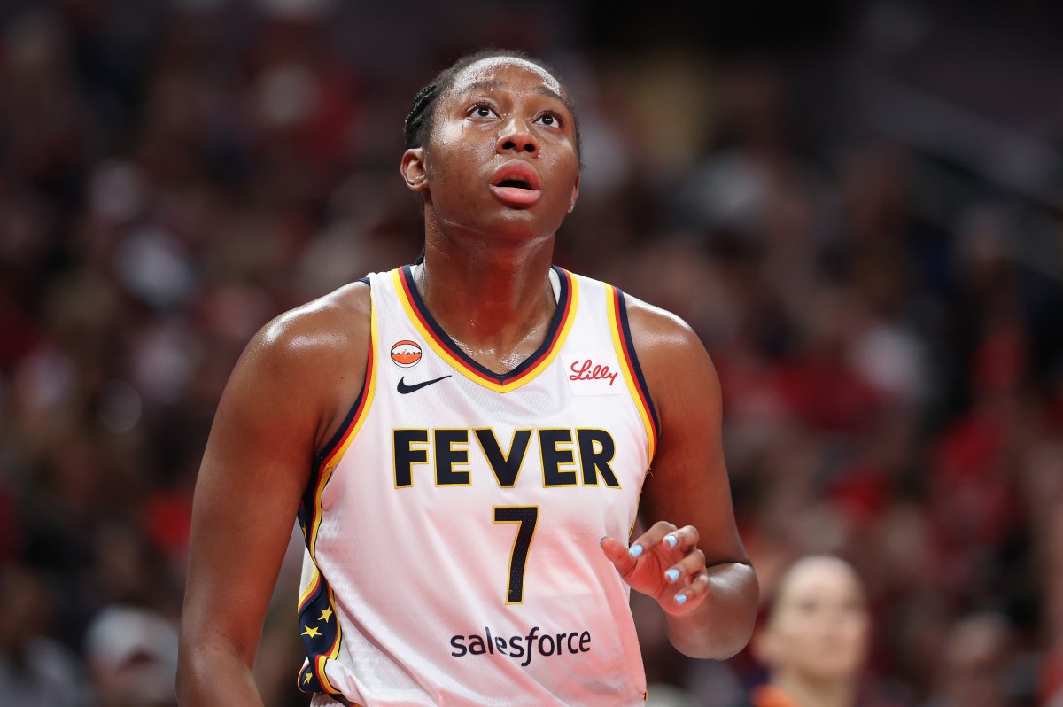 Fever Star Aliyah Boston Suffers Apparent Knee Injury